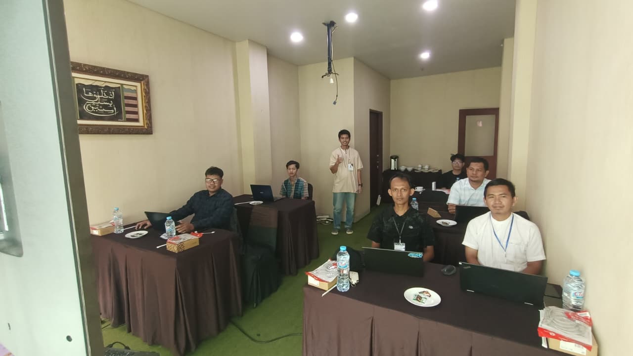 Upgrade Skill Jaringan, NOC Ameeranet Jalani Sertifikasi Internasional MikroTik MTCNA–MTCRE
